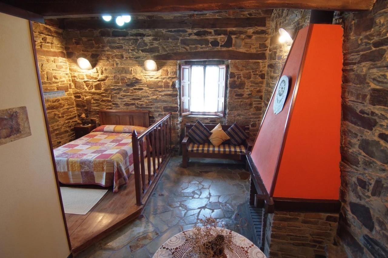 Apartamentos Rurales Casa Do Cabo Vega de Logares ภายนอก รูปภาพ
